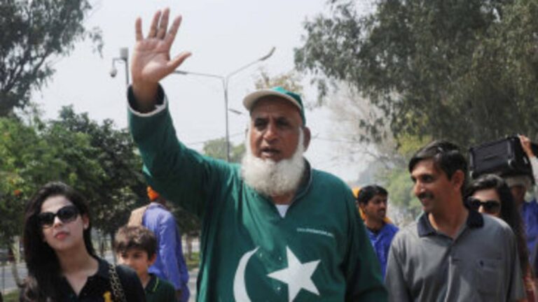 Pakistan’s famous cheerleader ‘Chacha Cricket’ to retire this year – चाचा क्रिकेट का संन्यास: पाकिस्तान क्रिकेट के सबसे प्रसिद्ध फैन का युग समाप्त