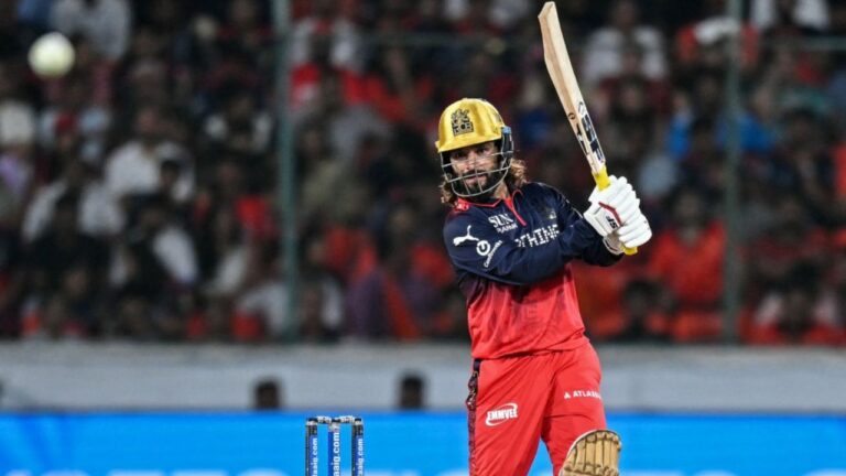 रजत पाटीदार का बड़ा कारनामा: IPL में सबसे तेज 100 छक्के लगाने वाले भारतीय बने