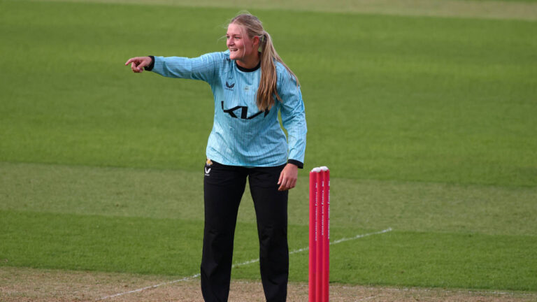 Understrength Surrey maintain 100% win record विमेंस विटालिटी ब्लास्ट में
