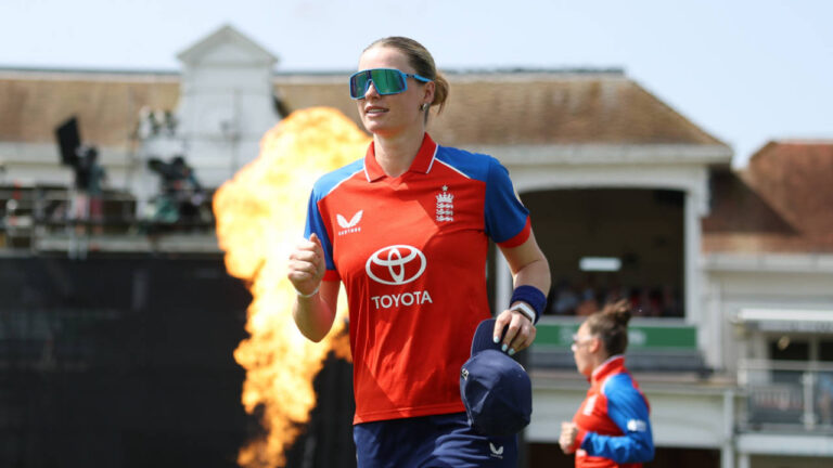 England bowl and hand debut to Corteen-Coleman; Harmanpreet rested – England vs India: महिला T20I सीरीज का आगाज, हरमनप्रीत कौर को आराम