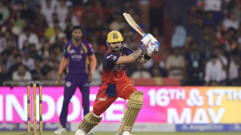 Sanjay Manjrekar warns Virat Kohli against changing approach as RCB enter “dange – IPL 2026: संजय मांजरेकर ने विराट कोहली को दी बड़ी सलाह, प्लेऑफ के ‘डेंजर जोन’ से बचने का मंत्र